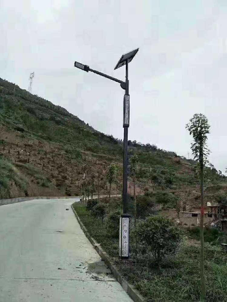 嘉鱼县仿古太阳能路灯